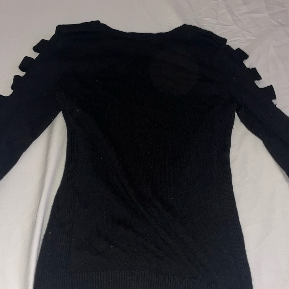 Long sleeve dresser sweater type of shirt size small
